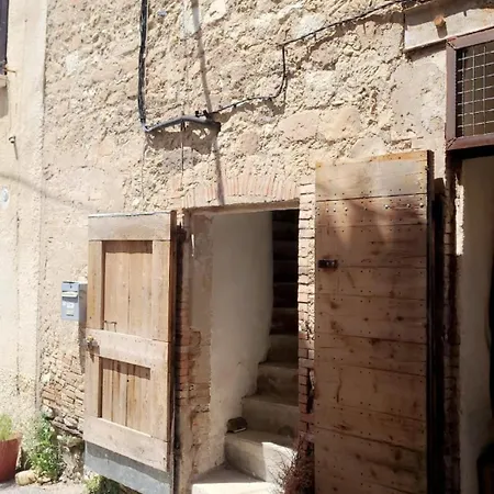 Maison De Village A De 87m2 * Riez