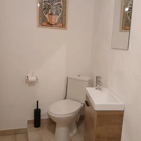 Maison De Village A De 87m2 Riez