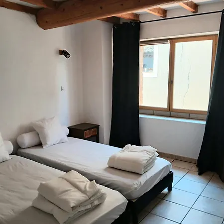 Maison De Village A De 87m2 Nyaraló