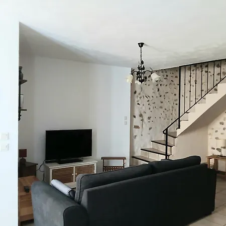 Maison De Village A De 87m2 *
