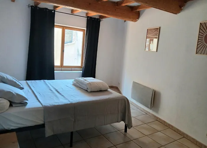 Maison De Village A De 87m2 Riez